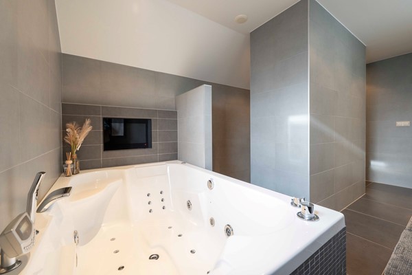 Medium property photo - Julianastraat 34, 4741 BW Hoeven